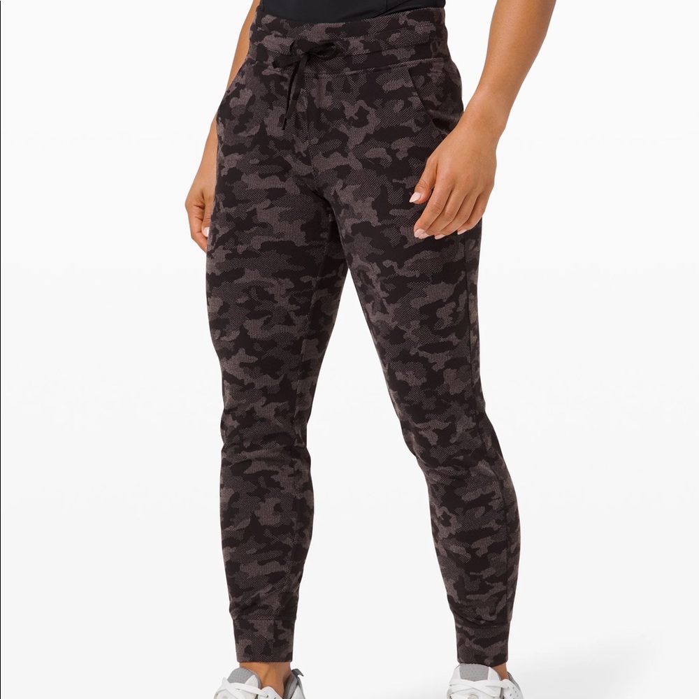Lululemon READY TO RULU JOGGER, Size 6